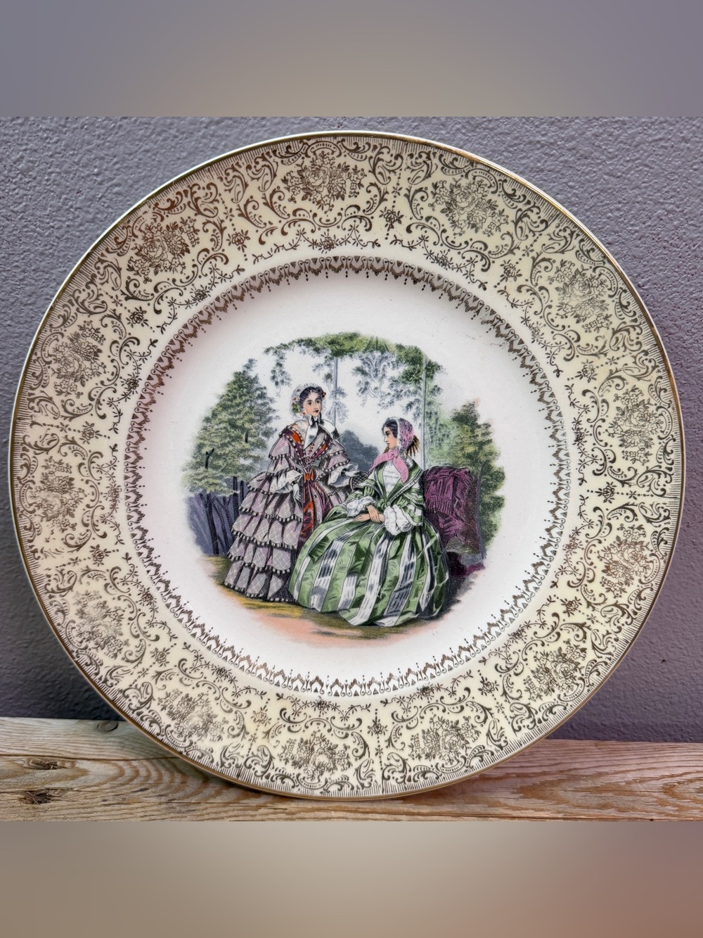 Vintage-Style Decorative Dinner Plate in Cream and Green 23KT gold accent